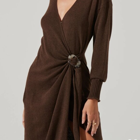 ASTR MAZZY LONG SLEEVE WRAP MIDI DRESS - Picture 2 of 4